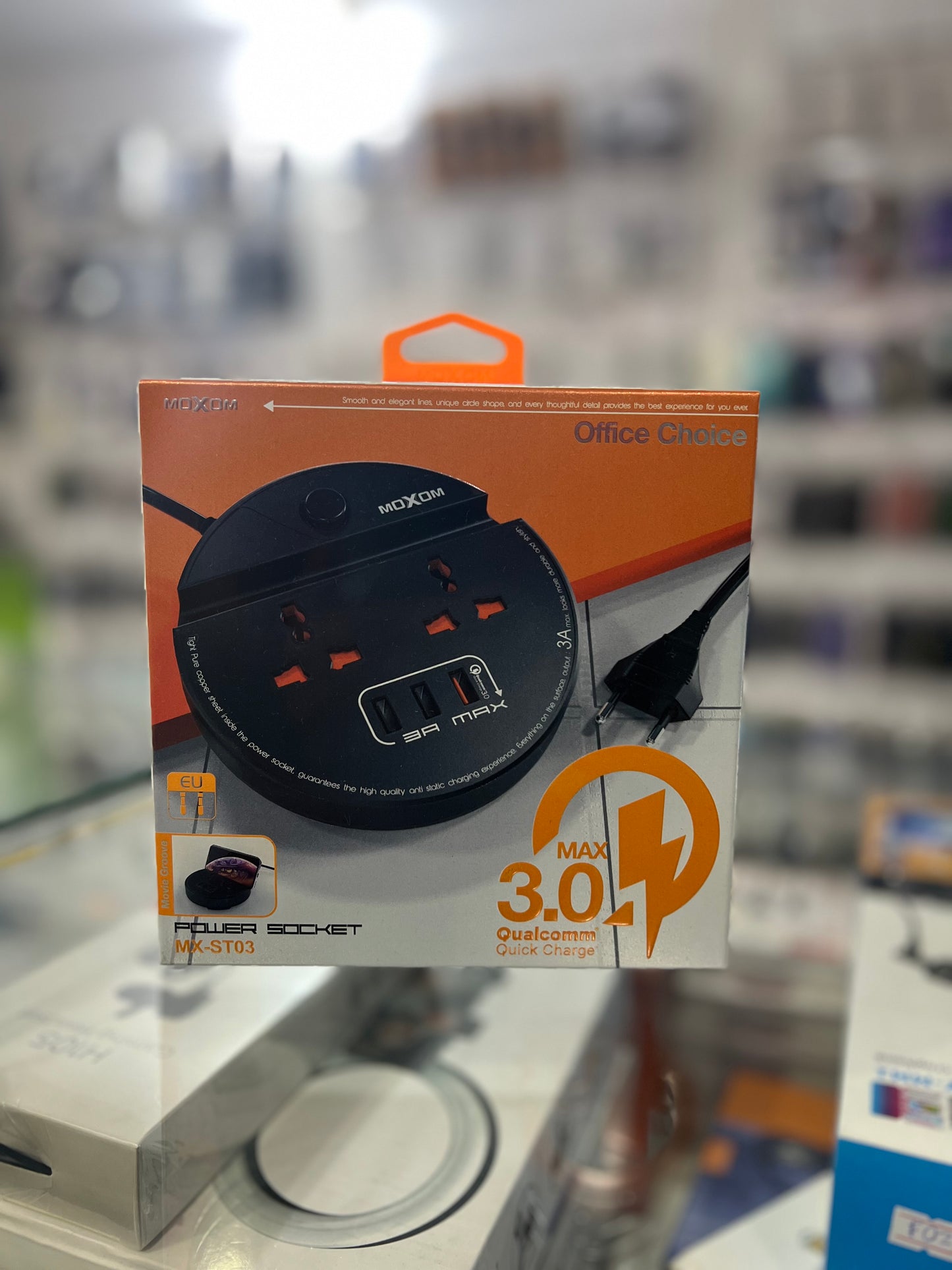 Moxom power socket quick charge