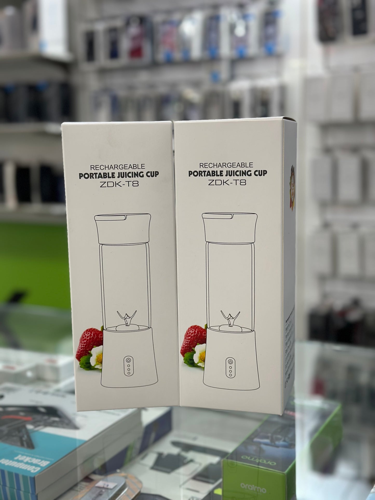 Portable juicing cup